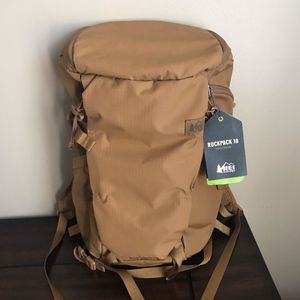REI RUCKPACK 18L Khaki